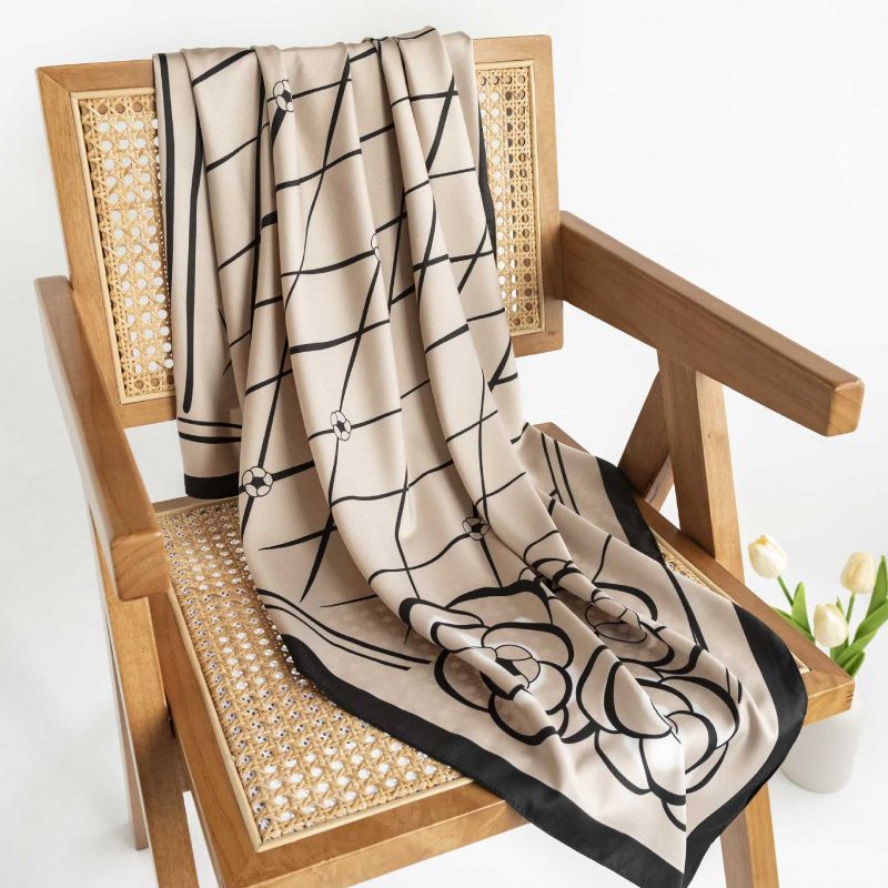Elegant Silk Scarf Spring Matching Shirt Elegant Silk Scarf Spring Matching Shirt